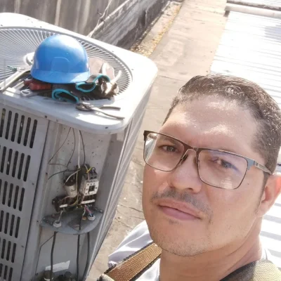 Jhopse Alfonzo técnico en refrigeración
