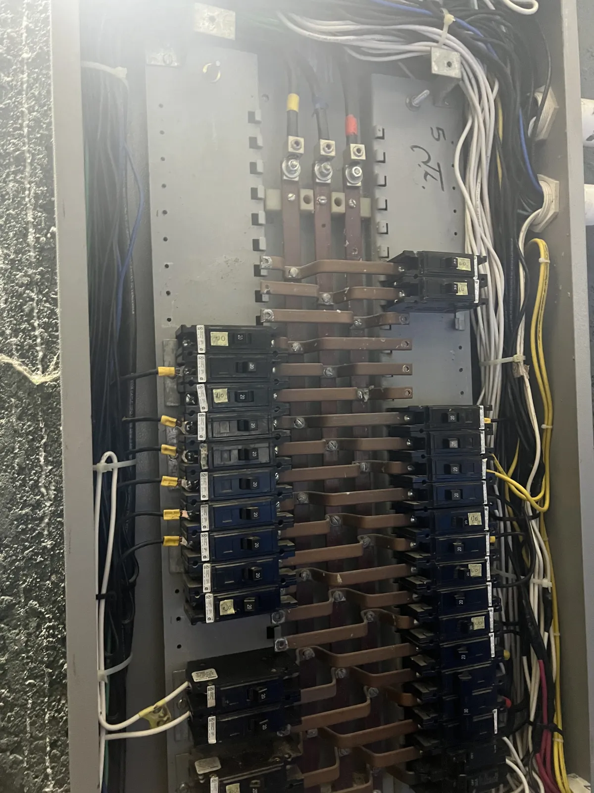 Mantenimiento Tableros Residenciales - Imagen 1