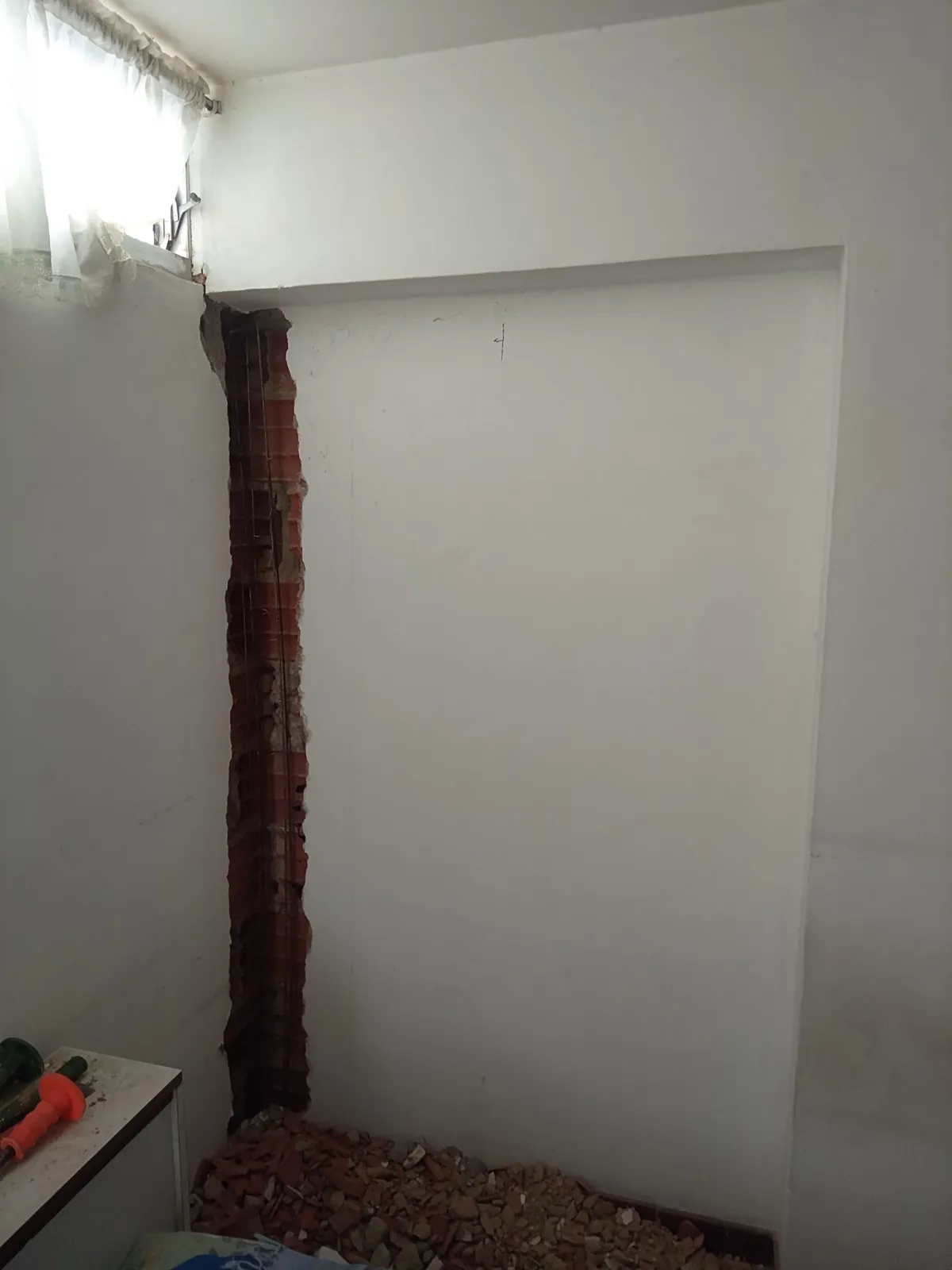 Ingeniería, inyección de concreto, reparacion de grietas, fisuras. Pintura profesional. - Imagen 2