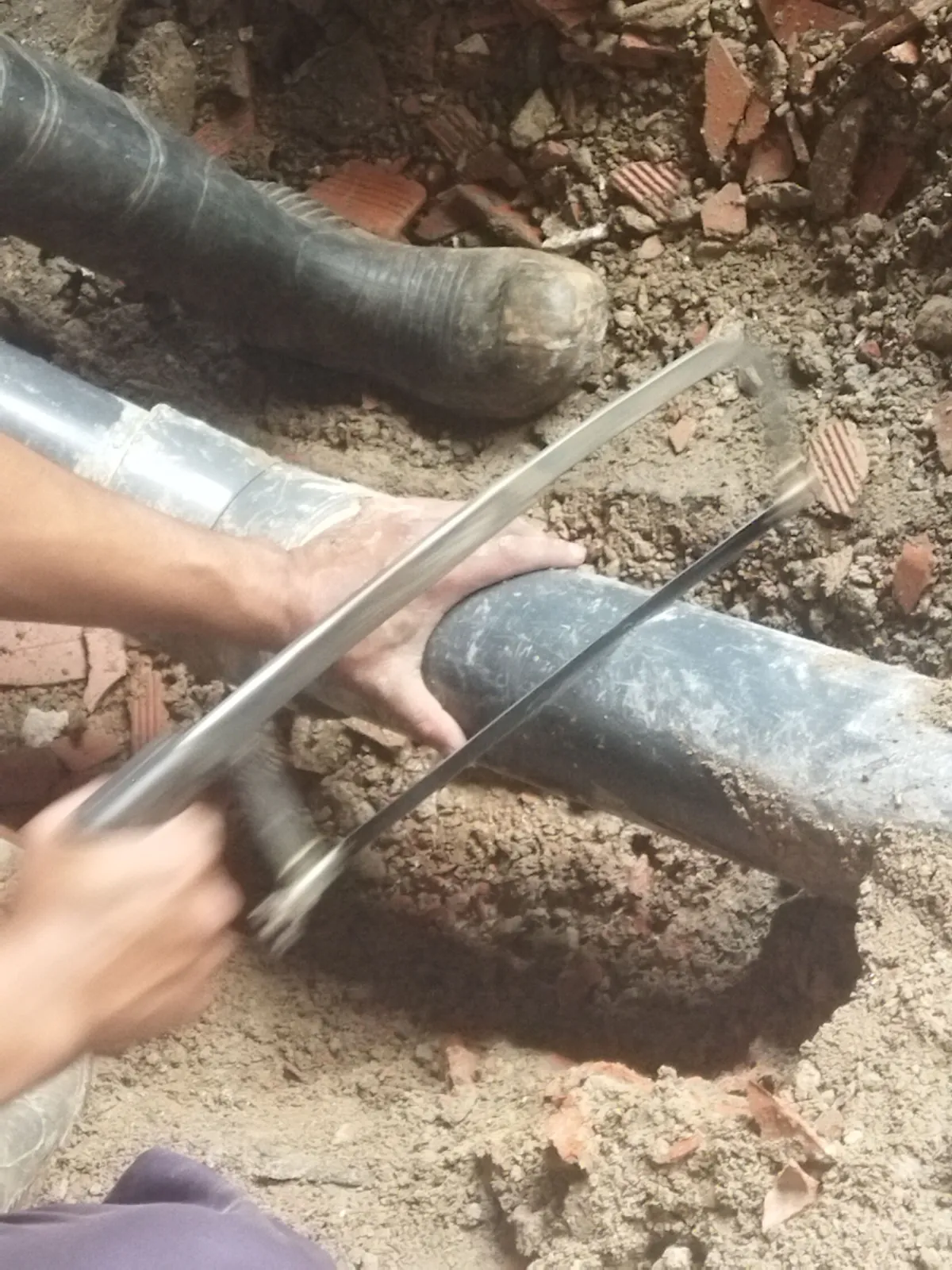 se ofrece servicio de plomeria y electricidad las 24 horas - Imagen 1
