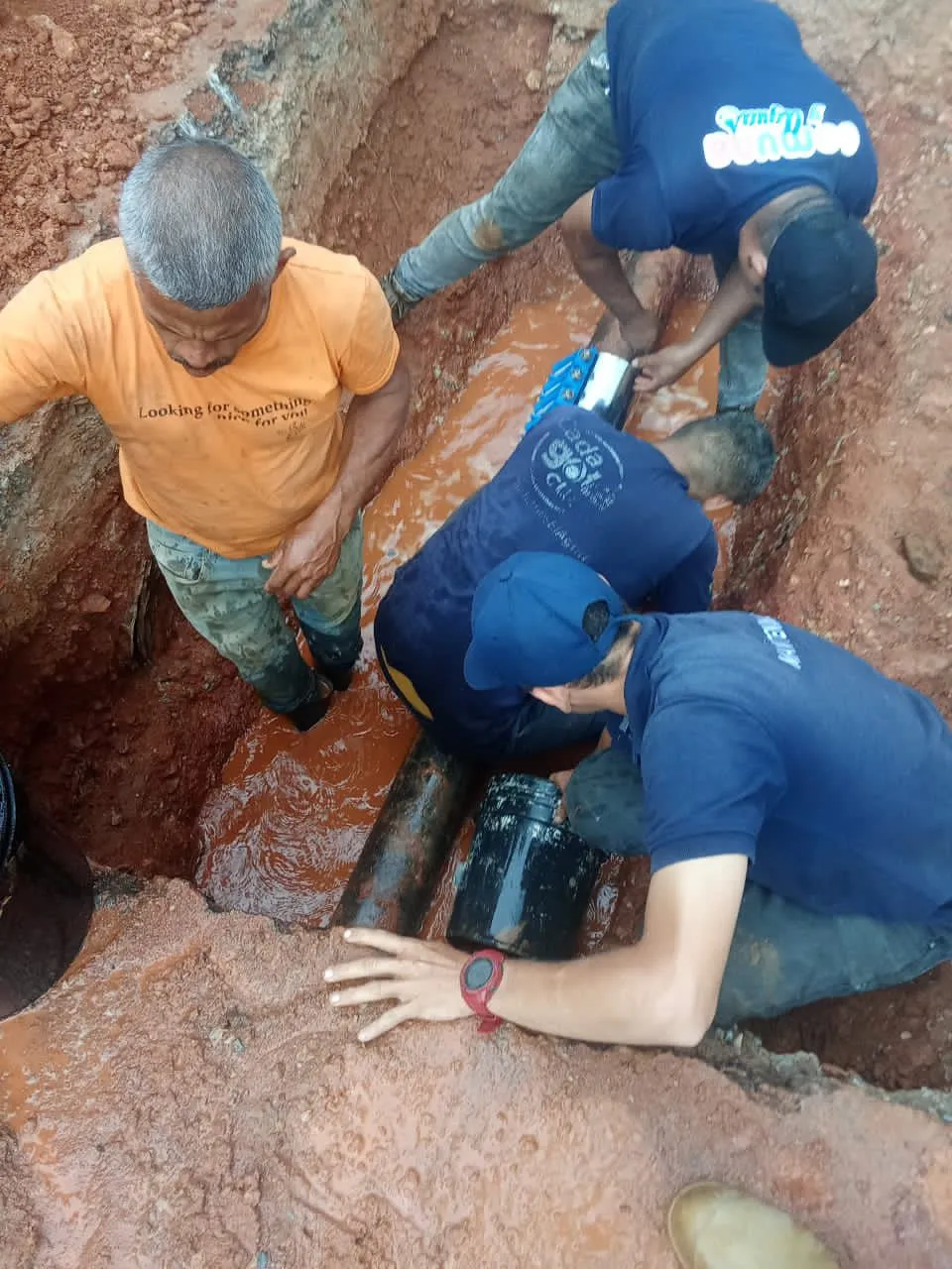 se ofrece servicio de plomeria y electricidad las 24 horas - Imagen 5